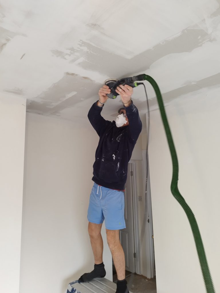 Dustless sanding Professional Painter Decorator Milton Keynes Buckinghamshire